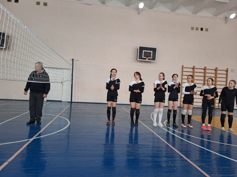 Открытое первенство по волейболу на призы областного спортивного общества «Урожай».